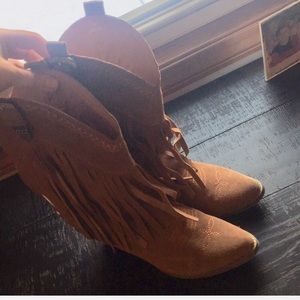 Fringe cow girl boots